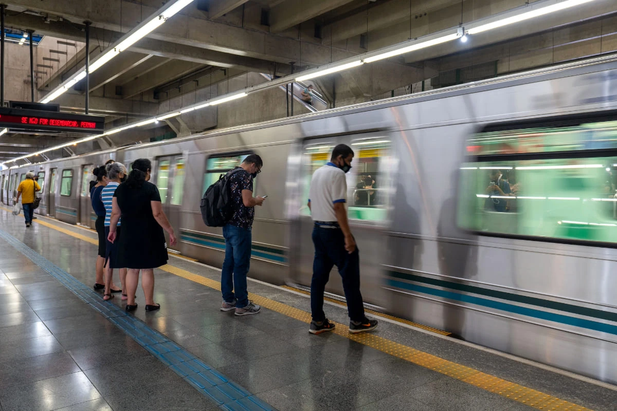 Linhas do metrô e da CPTM têm problemas na manhã desta quinta (21/8)