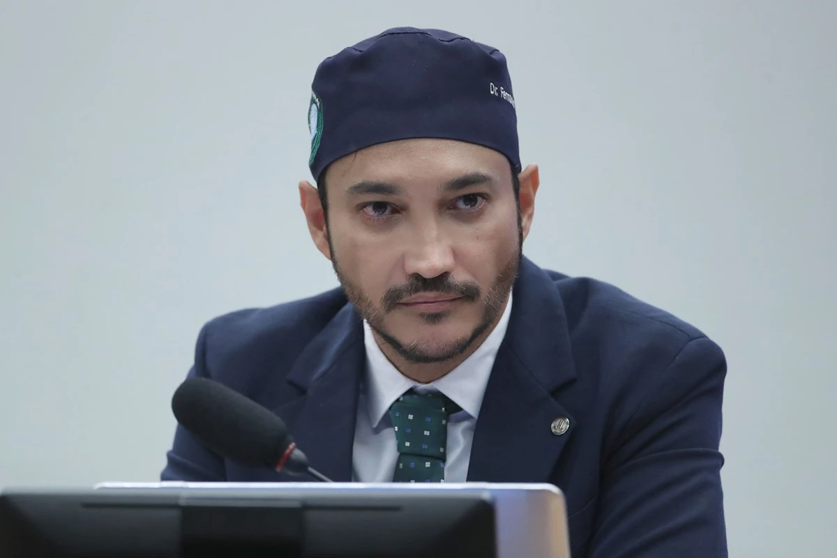 Paraná Pesquisas: Dr. Fernando Máximo é favorito para o governo de RO