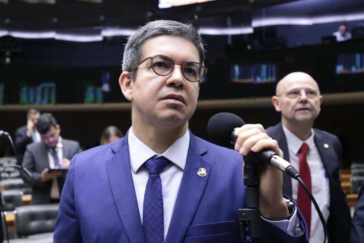 “Cesta de fontes” pode viabilizar desoneração, diz líder do governo