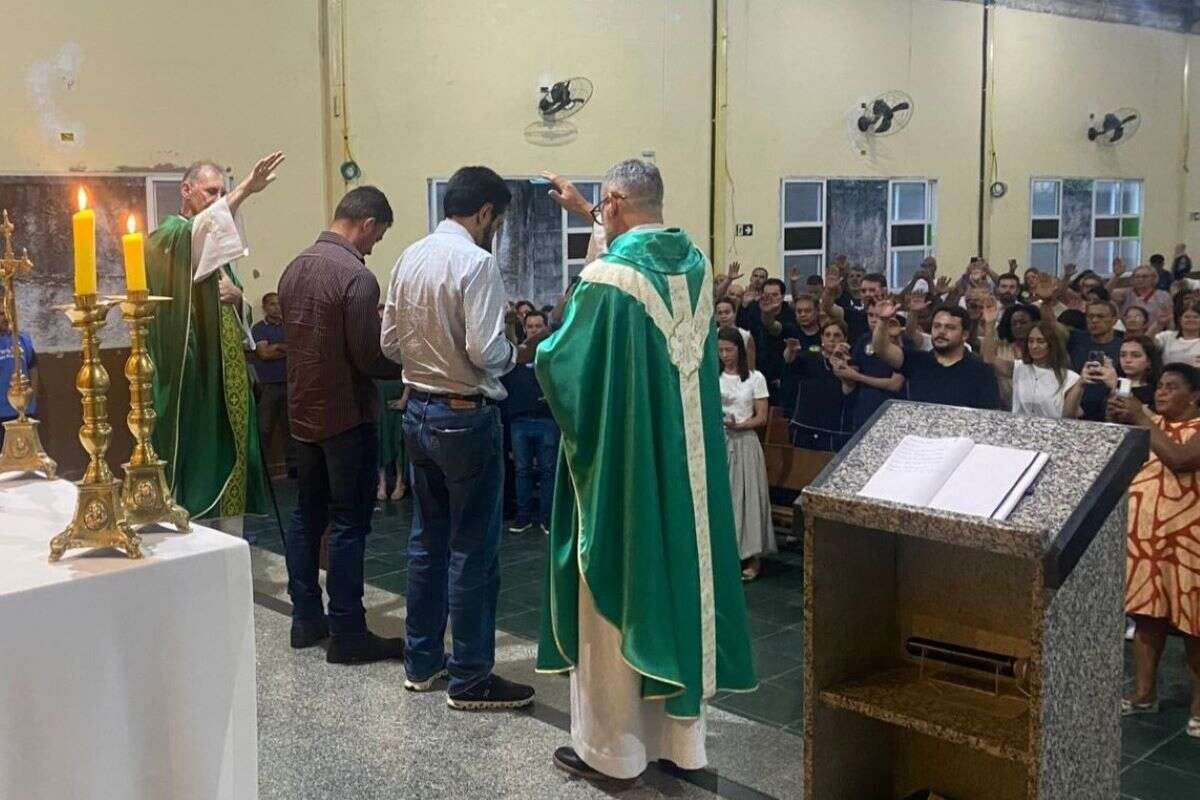 Padre pede voto a Nunes durante missa em SP: “Apertar o 15 sem medo”