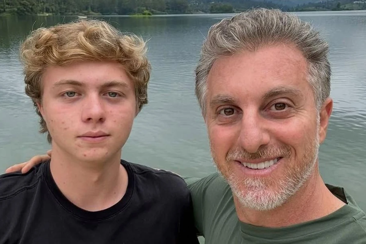 Benício Huck é flagrado aos beijos em festa em Balneário Camboriú