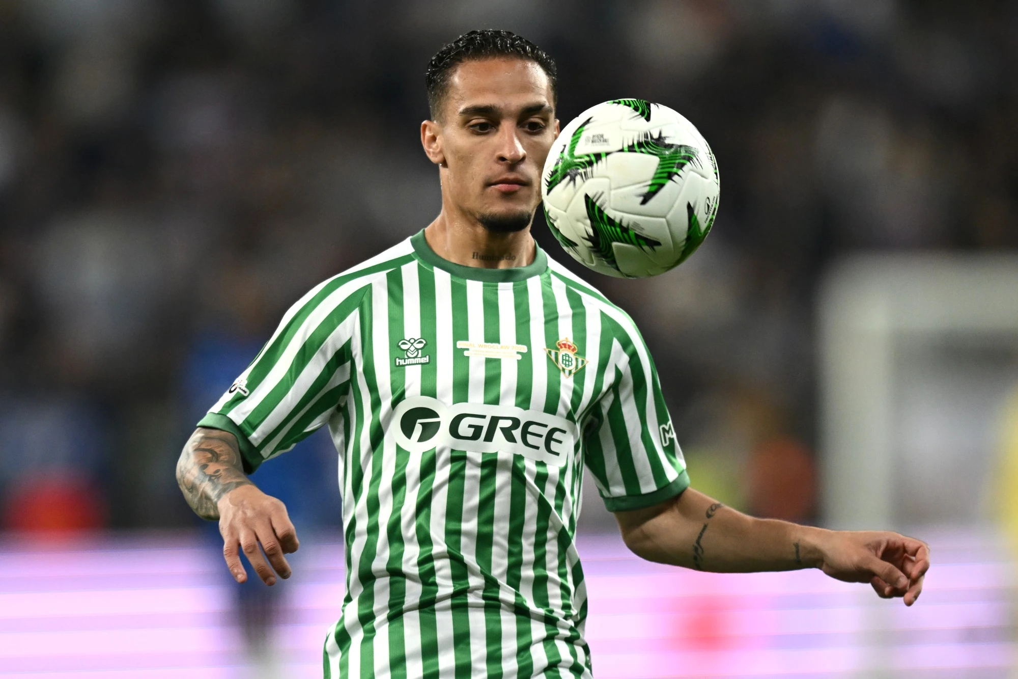 Betis prepara última cartada para convencer United e contratar Antony