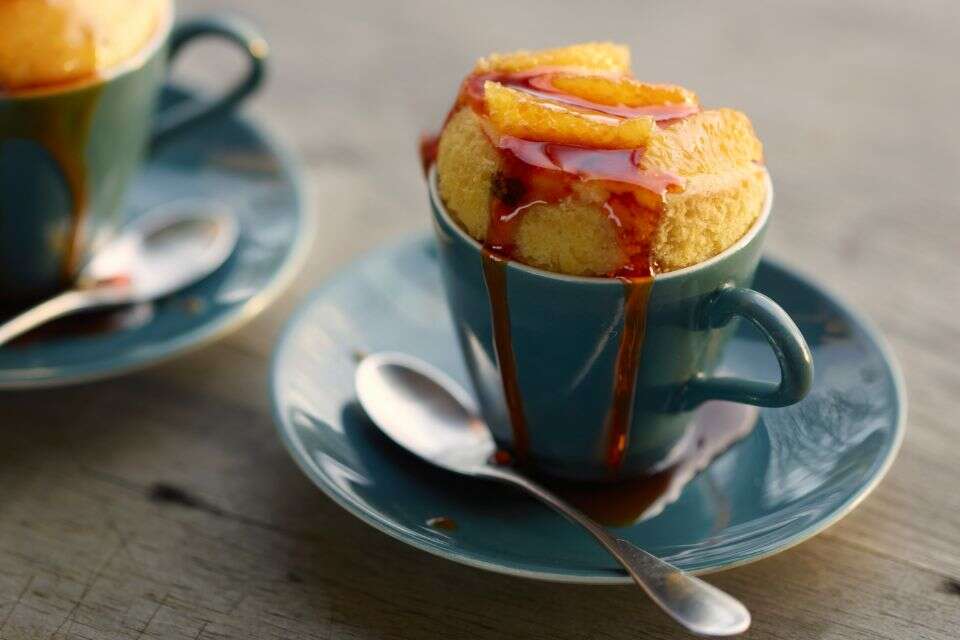 É celíaco? Veja como fazer bolo de caneca sem glúten em 5 minutos