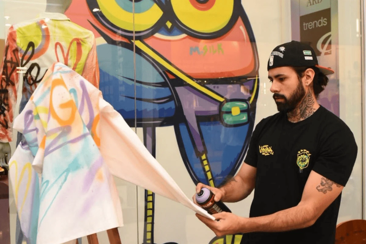 Rodolfo Caburé oferece customização de camisetas na abertura do MFDF