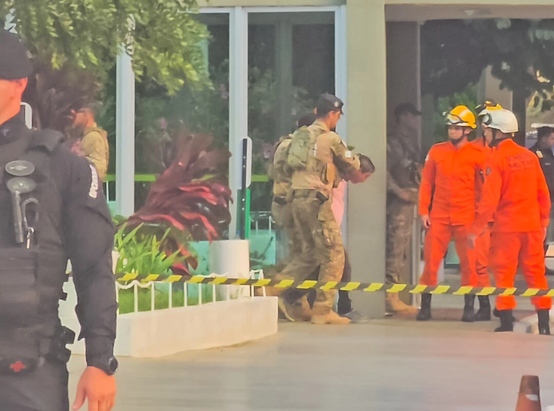 Bomba no ministério: artefato levado por homem projetava pregos