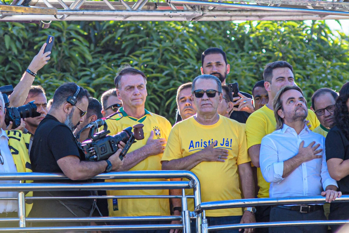 Aliados convocam “Brasil nas ruas já” após operação contra Bolsonaro