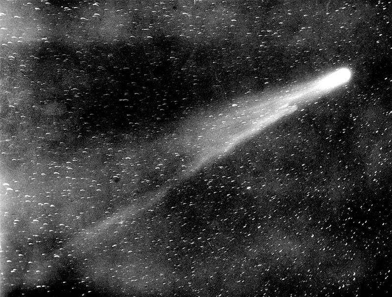 Cometa raro cruza céu do Brasil neste sábado. Entenda