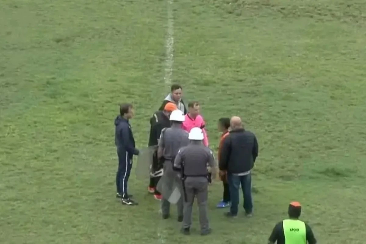 Torcedora do Corinthians presa por racismo contra criança é liberada