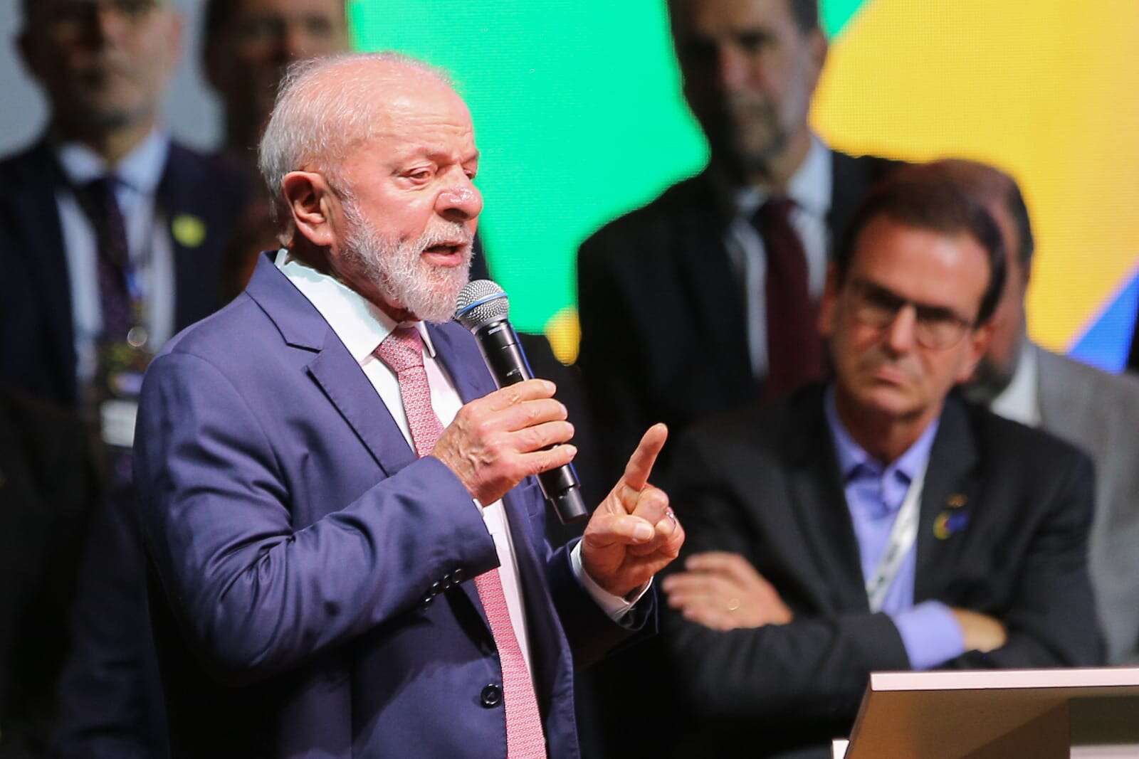 Em Belém, Lula diz que não vai “tirar pobre da rua” para a COP30