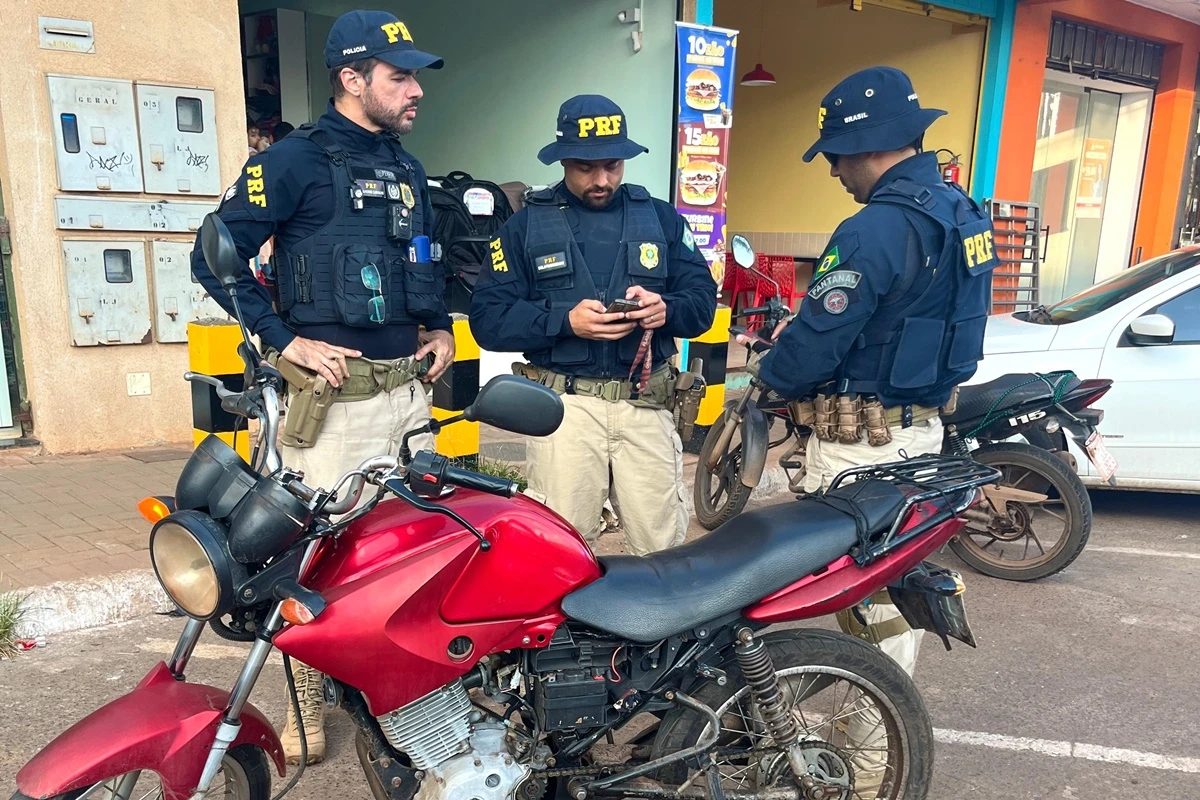 Moto com quase R$ 200 mil em débitos é apreendida pela PRF