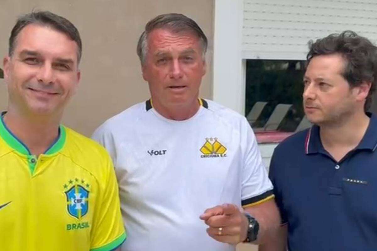 Em vídeo, Bolsonaro deseja feliz ano-novo judaico a Israel e pede paz