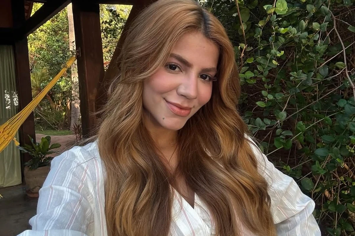 Hariany Almeida passa por procedimento médico e desabafa: “Cólica”