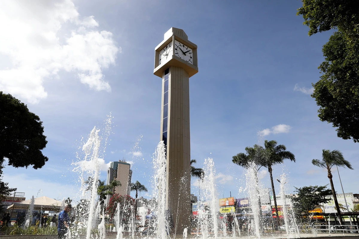 Ibaneis inaugura reforma da Praça do Relógio, que custou R$ 6 milhões