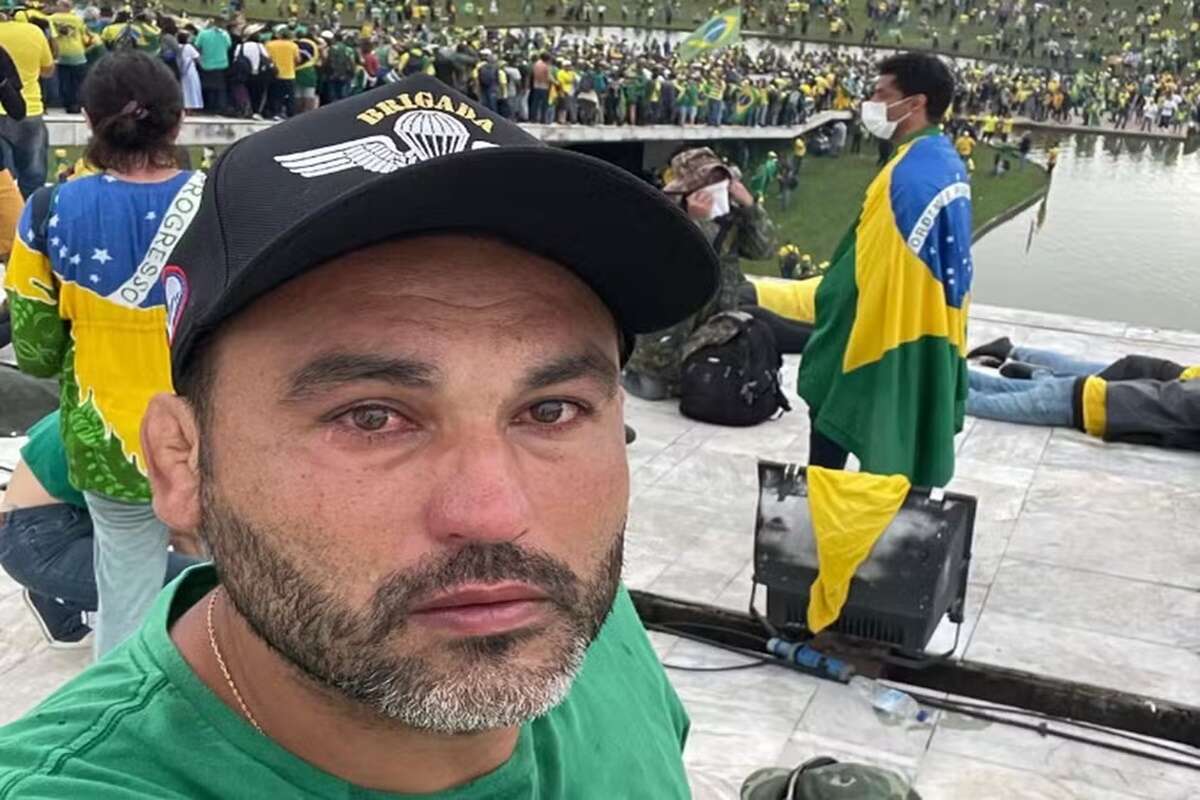 Moraes libera redes sociais de Leo Índio, mas impõe regra. Entenda