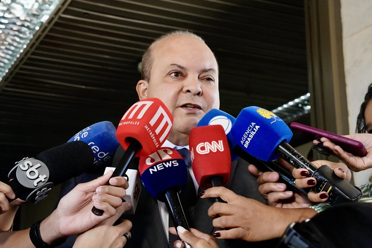 Ibaneis quer tirar grades da frente do STF “o mais rápido possível”