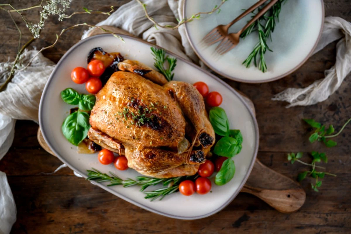 Descubra um segredo de chef para deixar o peito de frango suculento