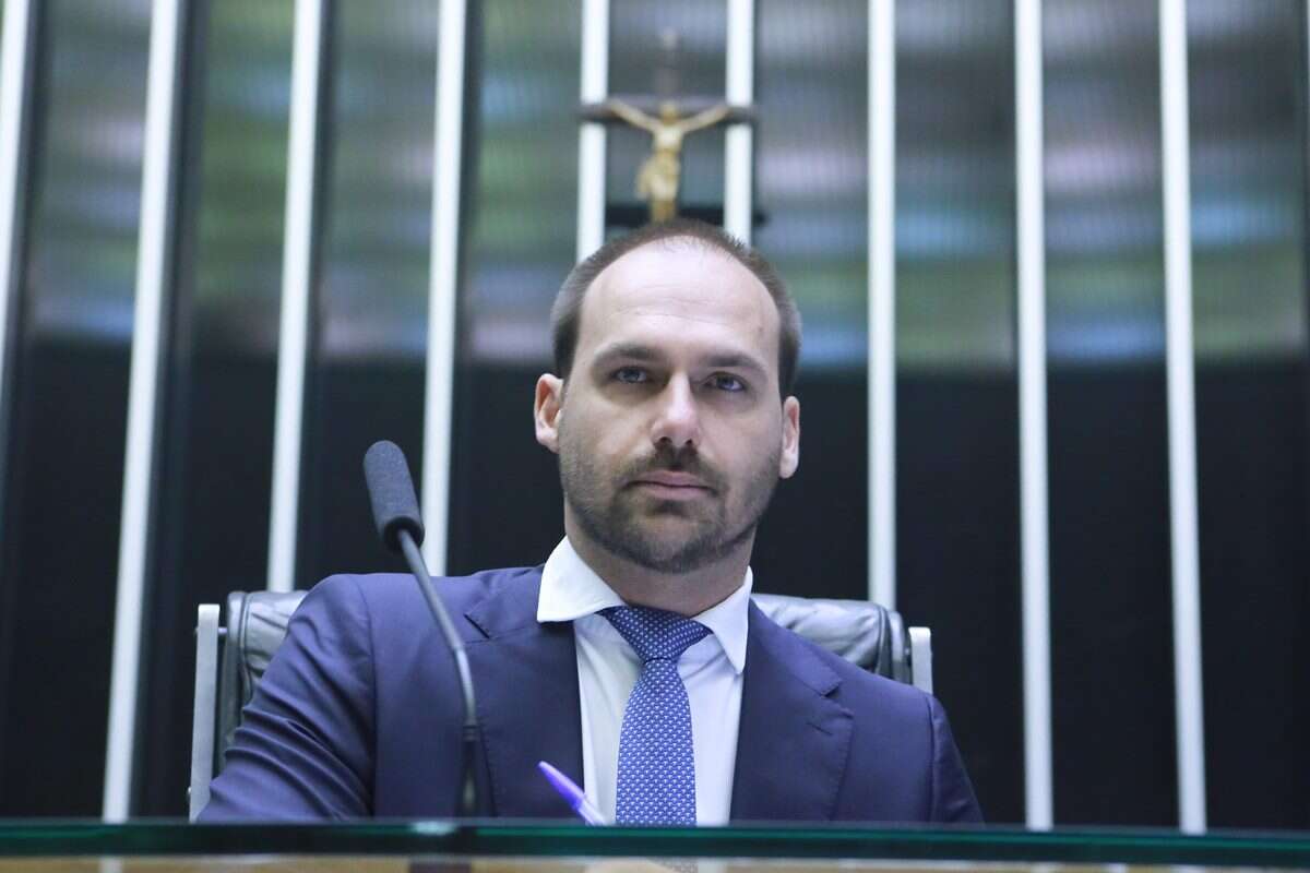 Procura-se Eduardo Bolsonaro