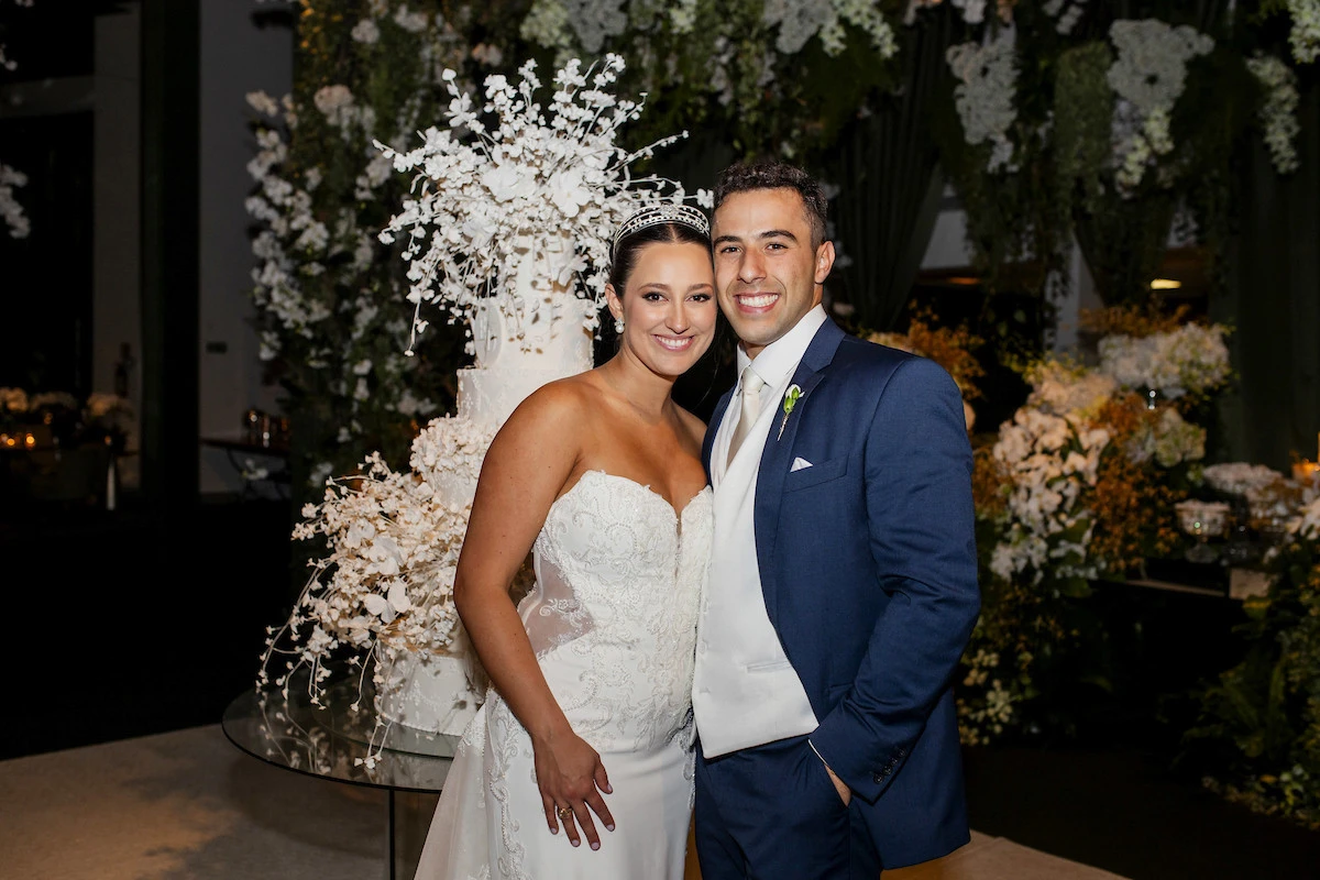 Emma Joy e Daniel Ferreira selam a união em cerimônia memorável