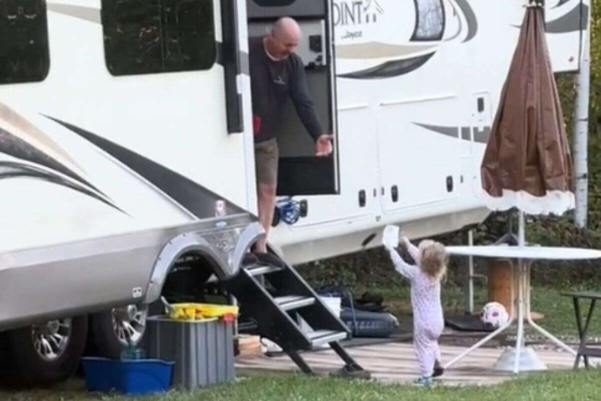 Saiba o que tinha no bilhete entregue aos avós por menina de 2 anos