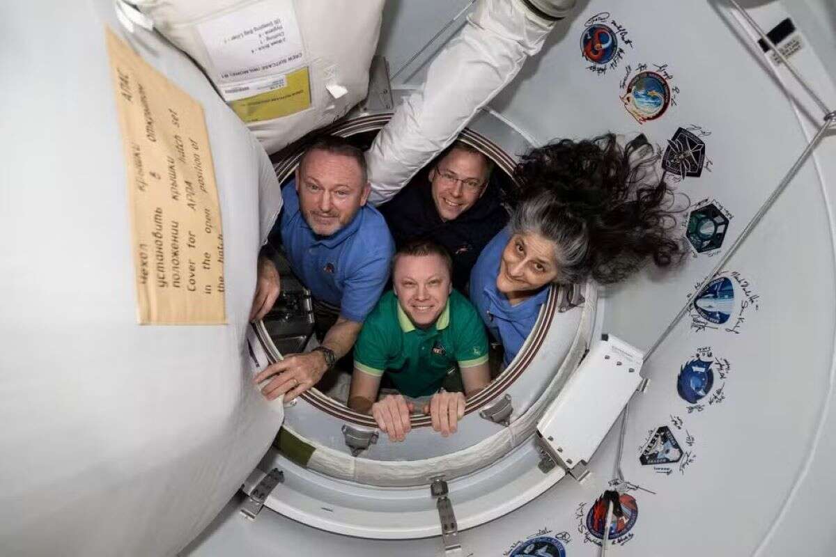 Ao vivo: astronautas retornam à Terra após 9 meses no espaço