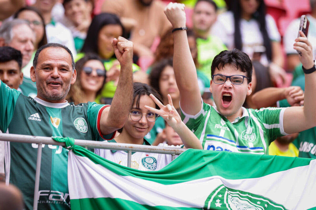 Torcedores de Água Santa e Palmeiras chegam a jogão na Arena BRB