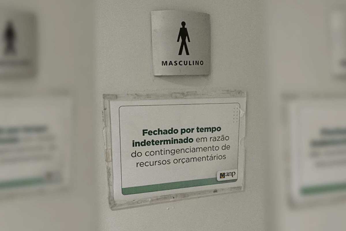 ANP fecha banheiro de funcionários e culpa governo por falta de verba