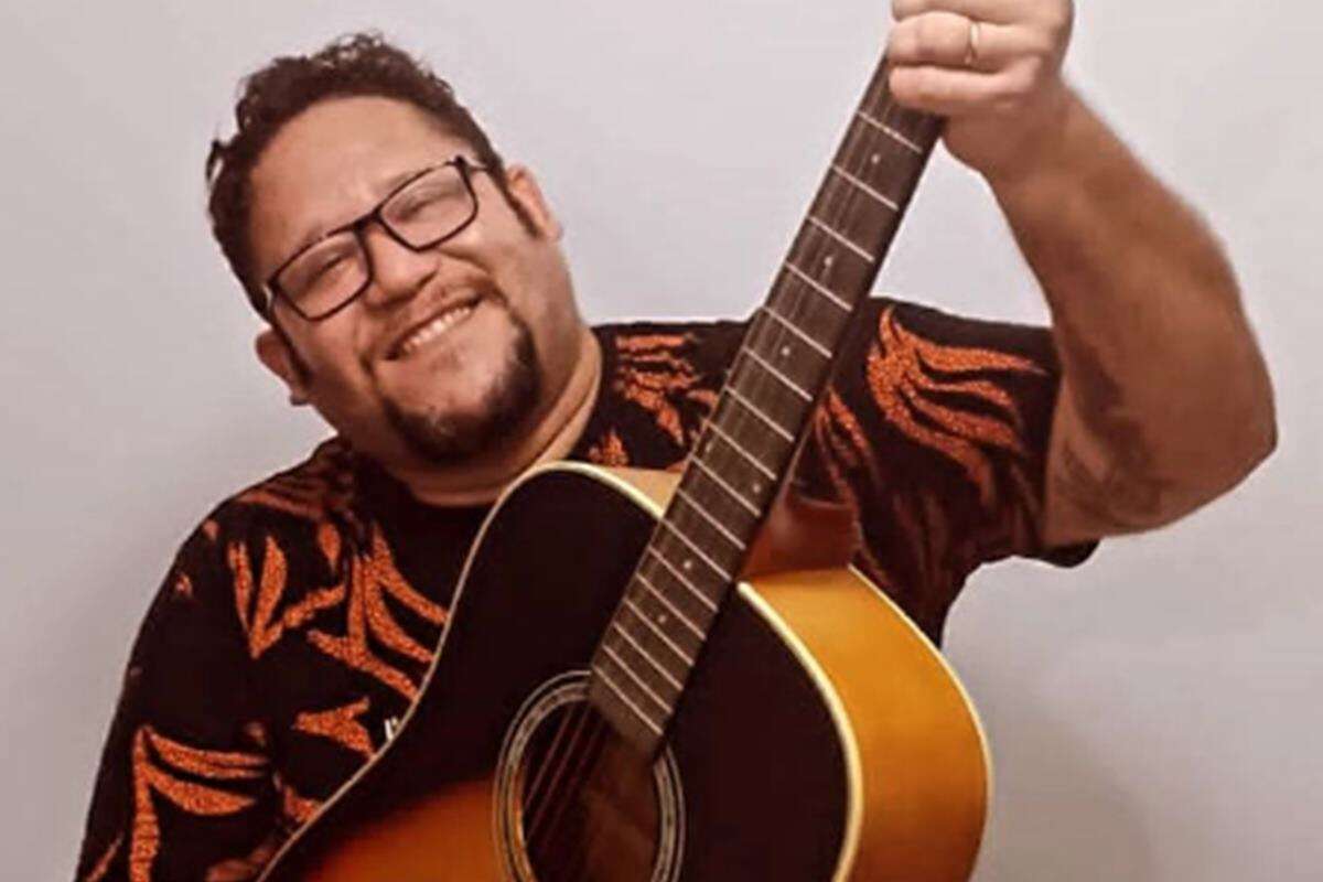 Cantor e compositor maranhense Carlos Berg morre aos 47 anos