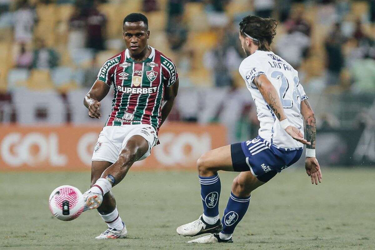 Brasileirão: no reencontro com Diniz, Flu bate Cruzeiro e deixa o Z-4