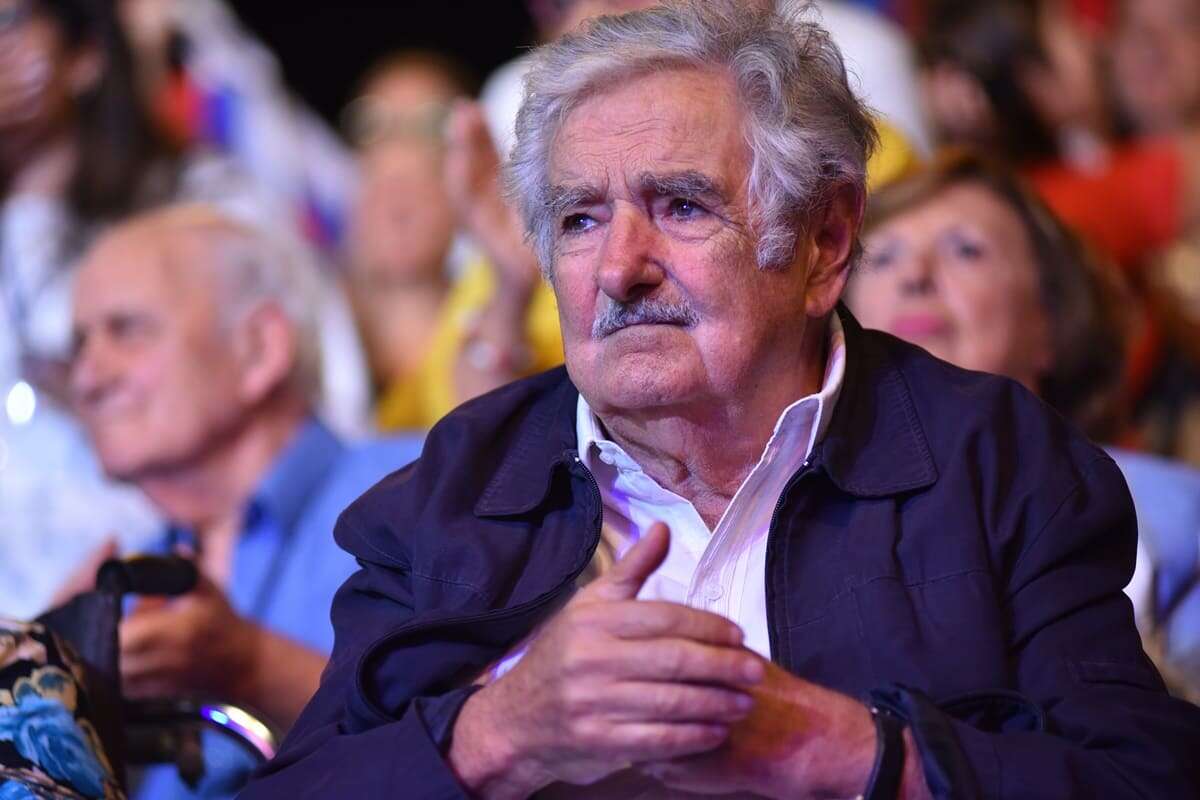 Em tratamento contra o câncer, uruguaio Mujica passa por cirurgia