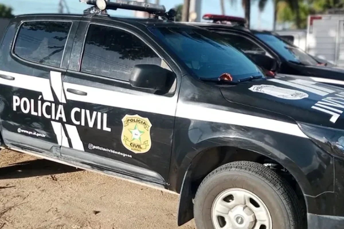 Delegado e agente são denunciados por dar rolê com Hilux da polícia