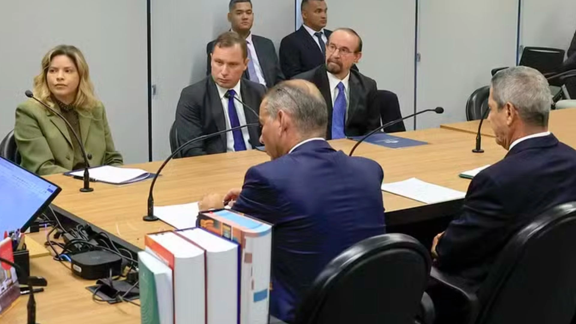 Se Mauro Cid mentiu ou disse a verdade, não sabemos. Mas isso mudaria tudo?