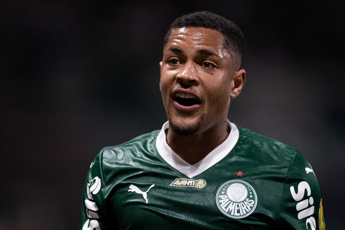 Jornal espanhol sobre início de Vitor Roque no Palmeiras: “Desespera”