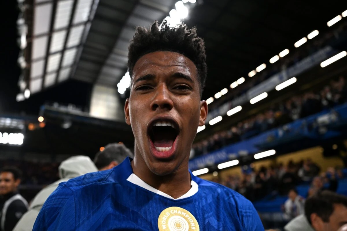 Estêvão tem números melhores que concorrentes no Chelsea. Compare