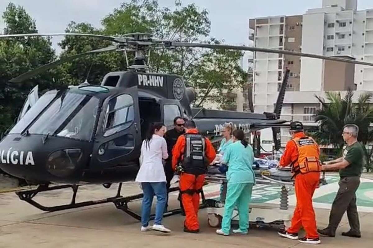 Criança de 3 anos é atingida por concha de retroescavadeira em SC