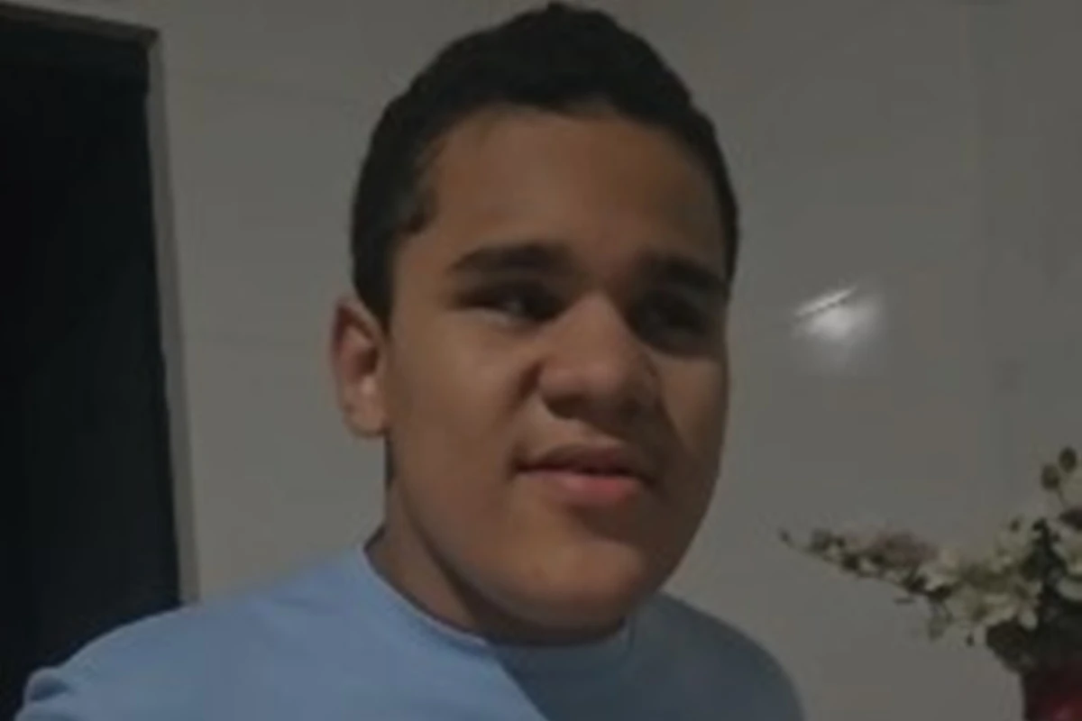 Adolescente cego e morador de Ceilândia busca ajuda para estudar