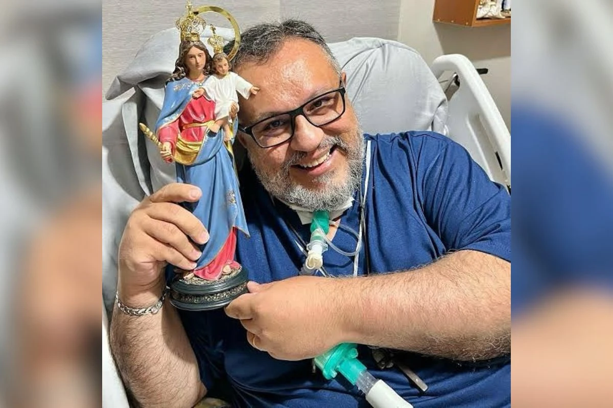 “Nem morfina segura”: padre com doença rara volta a ser internado