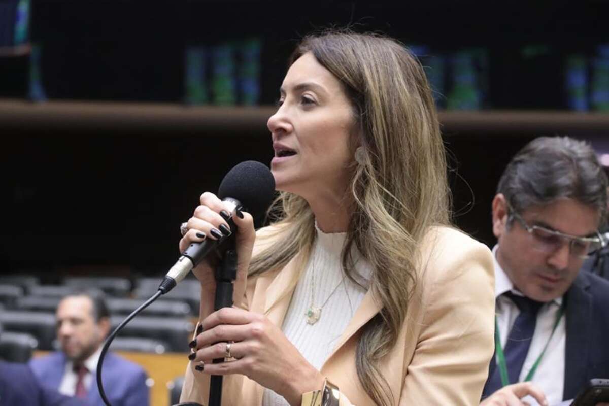 Frente Evangélica: Greyce desiste de candidatura e apoia Gilberto