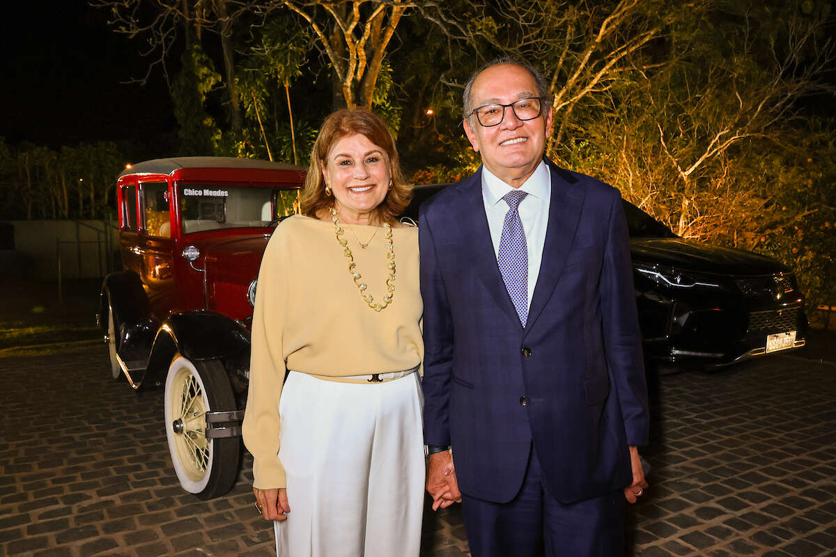 Ministro Gilmar Mendes celebra título de Doutor Honoris Causa em festa