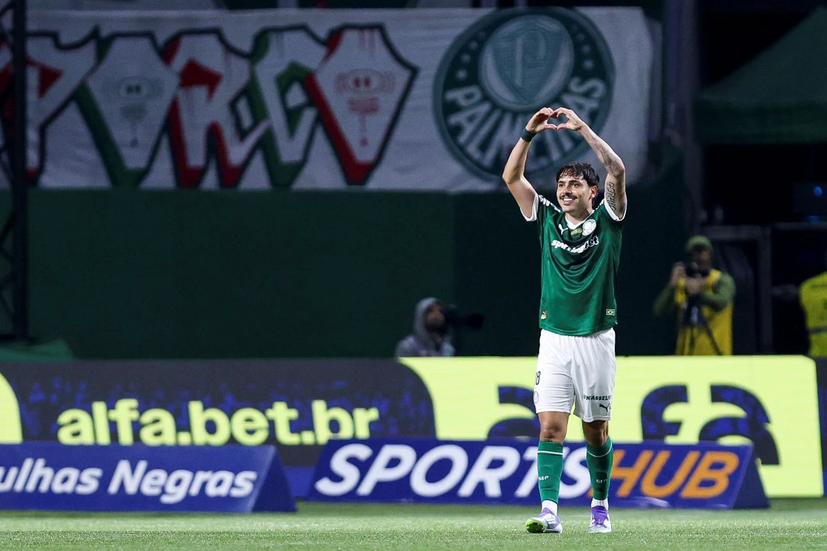 Hulk faz 2 de falta, mas Palmeiras vence Galo e retorna ao G-4