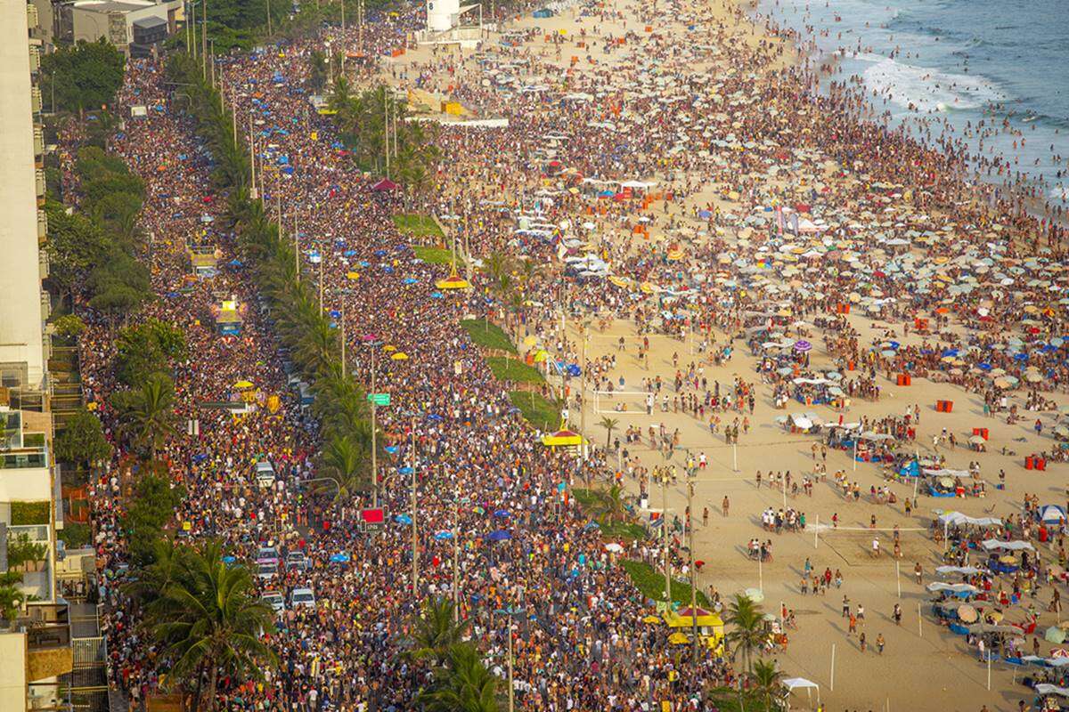 Carnaval RJ: jurada que não deu notas a três escolas diz que esqueceu