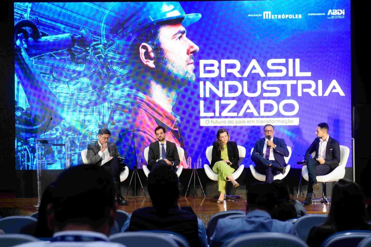 Especialistas defendem indústria, educação e inovação tecnológica como pilares para o desenvolvimento