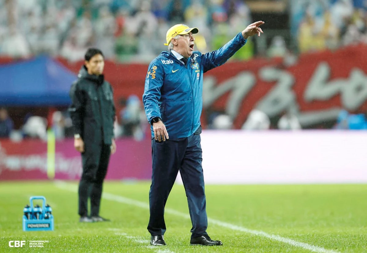 Ancelotti parabeniza Flamengo, Palmeiras e Atlético durante convocação