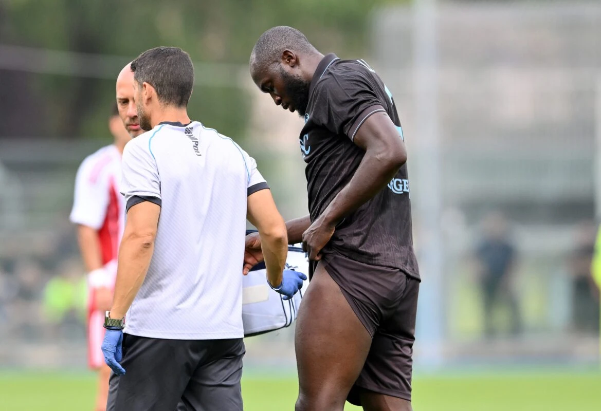 Lukaku sofre grave lesão e Napoli vai ao mercado em busca de atacante