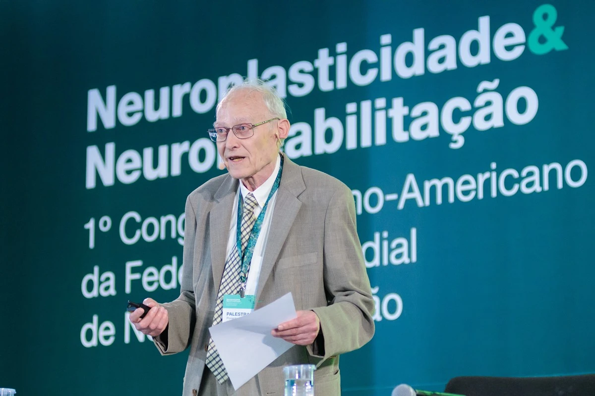 Reabilitação online reduz sequelas da Covid longa, diz médico no Sarah