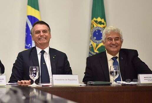 Com Bolsonaro presente em reunião, PL dá bronca no senador astronauta