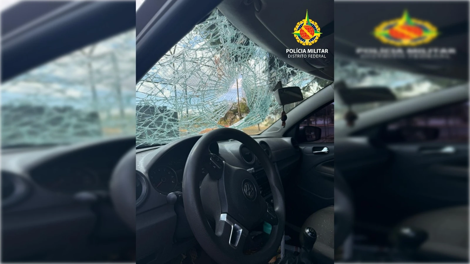Vídeo: enfurecido, marido quebra parabrisa e se pendura em carro em movimento