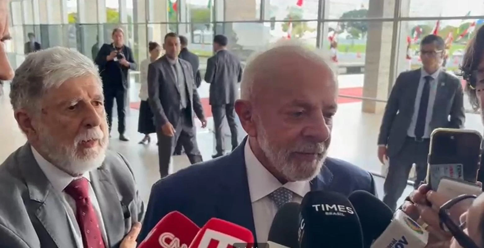 Lula cita papa e pede “equilíbrio” nas relações comerciais. Vídeo