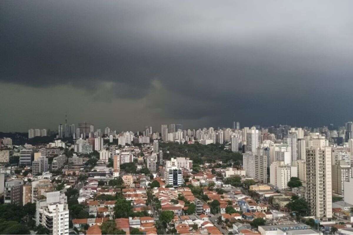 Primeiro final de semana de fevereiro em SP deve ser nublado e chuvoso