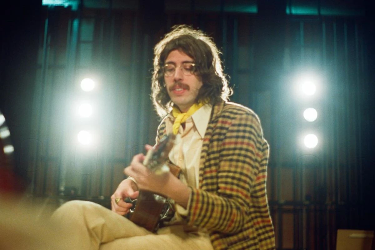 Recomeçar e Mil Coisas Invisíveis: reflexões na obra de Tim Bernardes