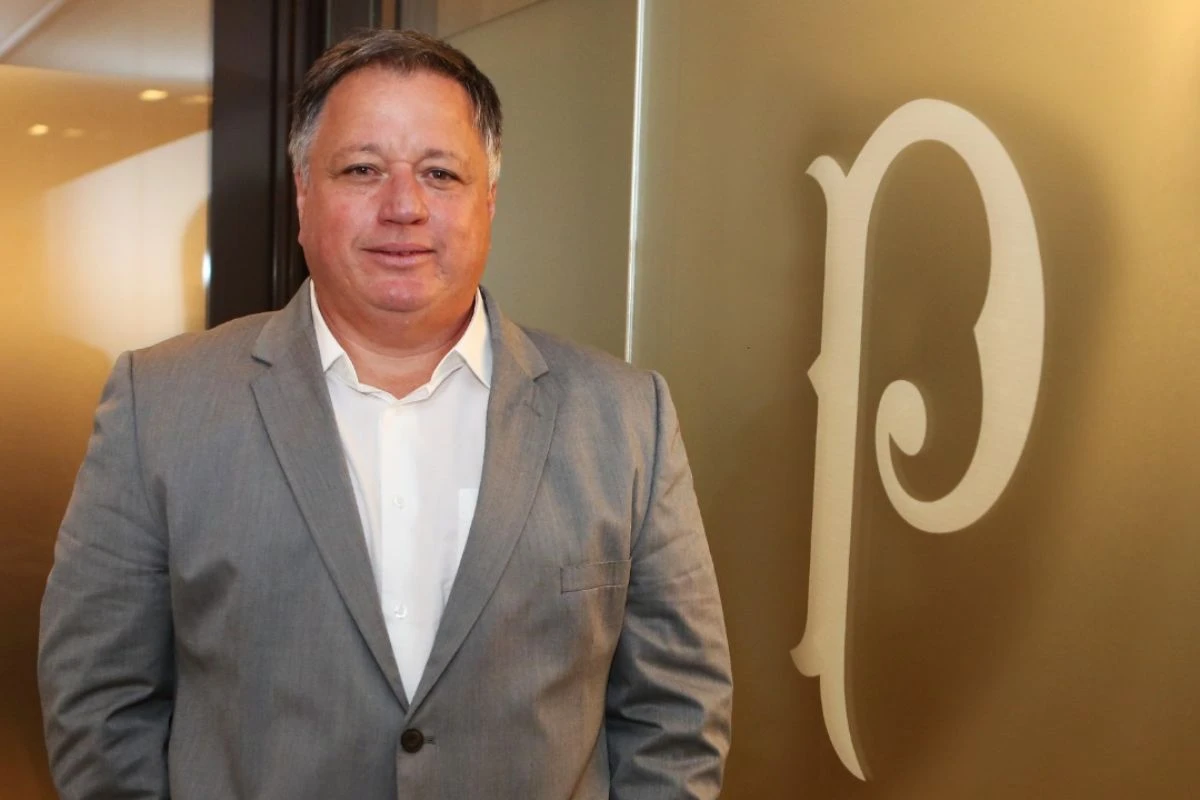 Diretor do Palmeiras pede que luta por título não tenha interferências
